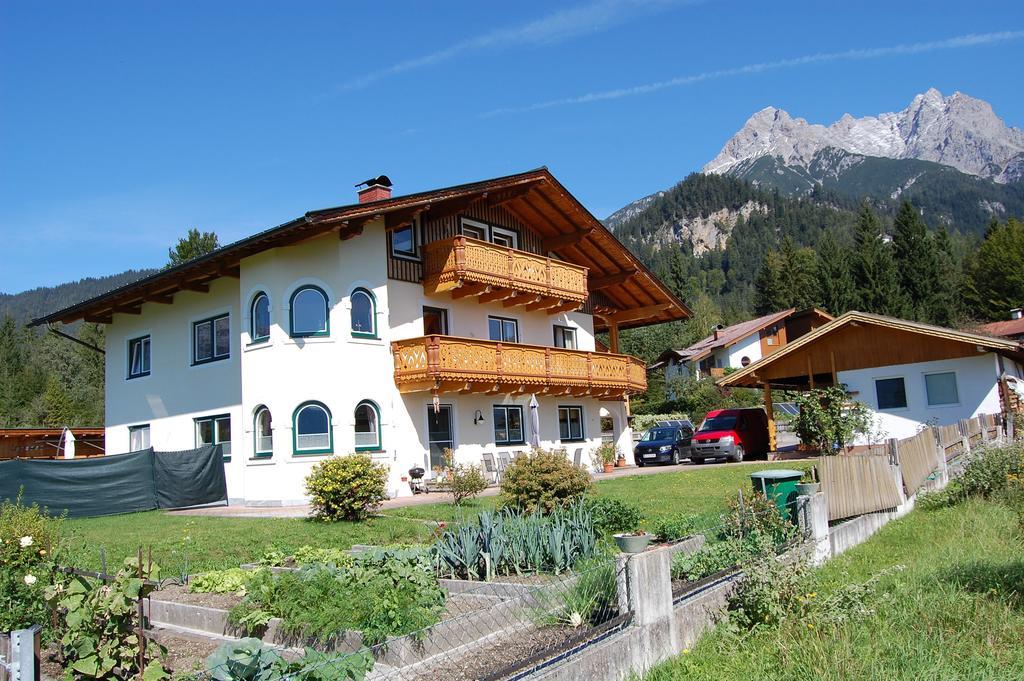 Landhaus Brugger Apartment Saalfelden Екстериор снимка