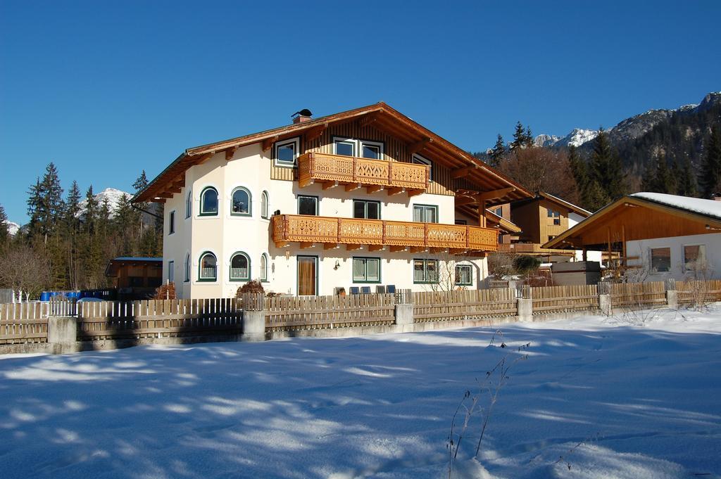Landhaus Brugger Apartment Saalfelden Стая снимка