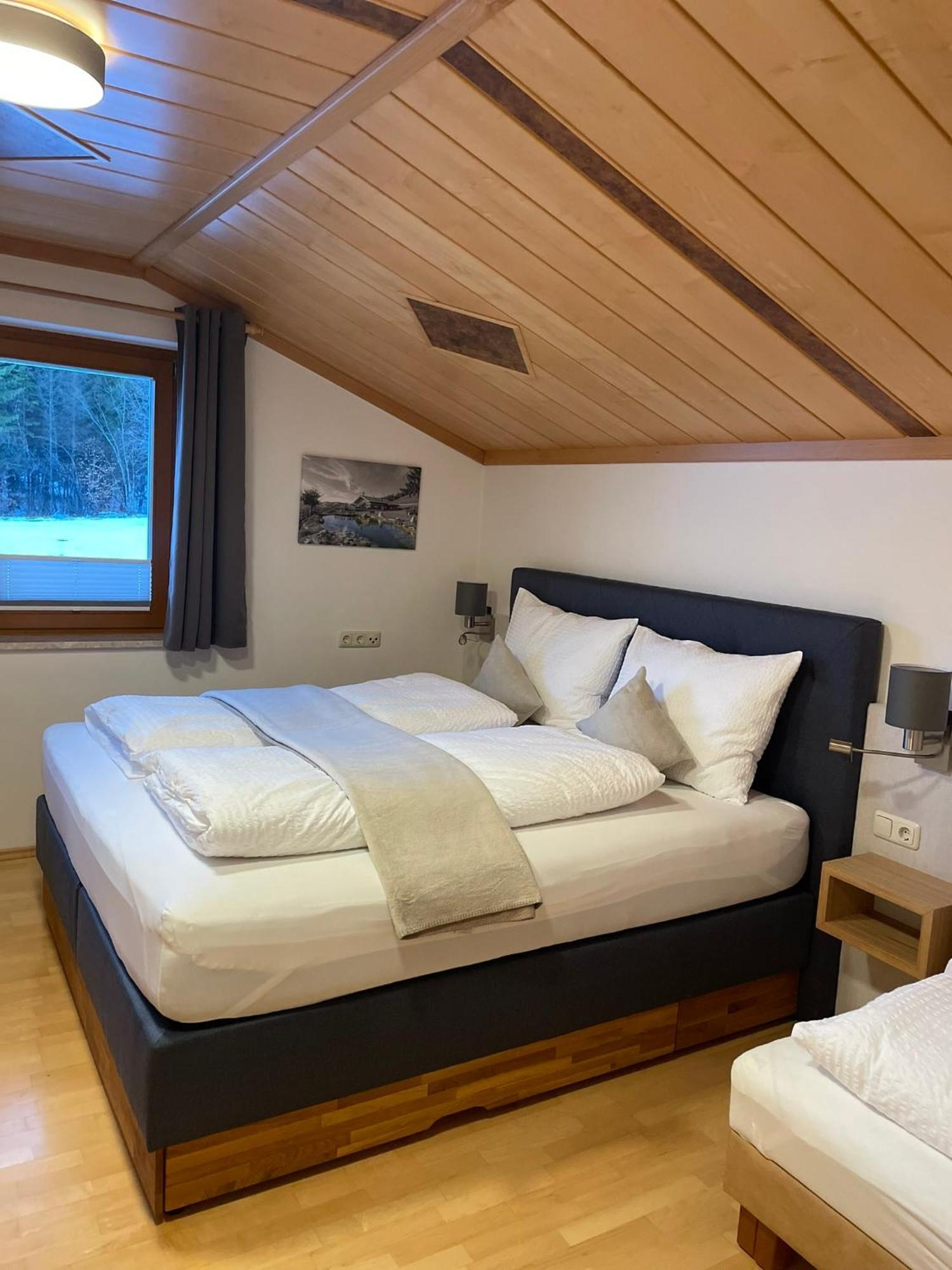 Landhaus Brugger Apartment Saalfelden Екстериор снимка